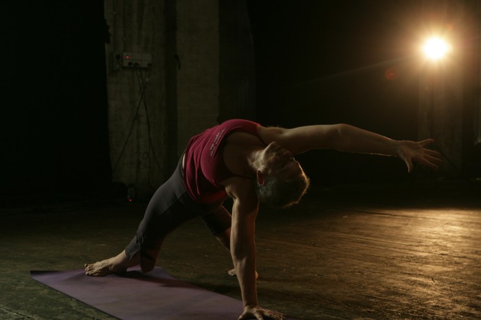 『ヨガウーマン』 yogawoman
