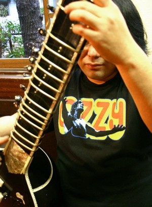 yoshida_sitar