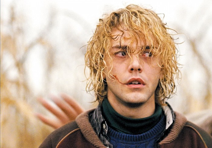 tom_main02-700x487