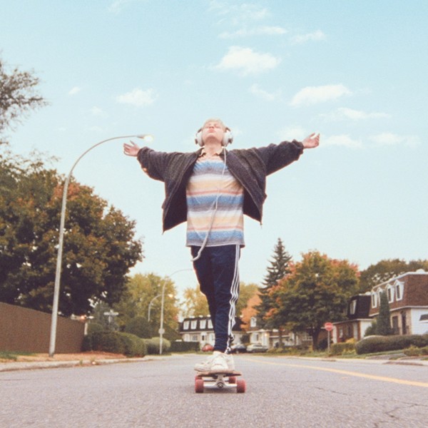 sub-1_mommy_onskateboard_1_1